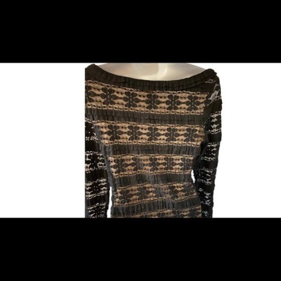 Max Studio black lace top - Picture 8 of 8